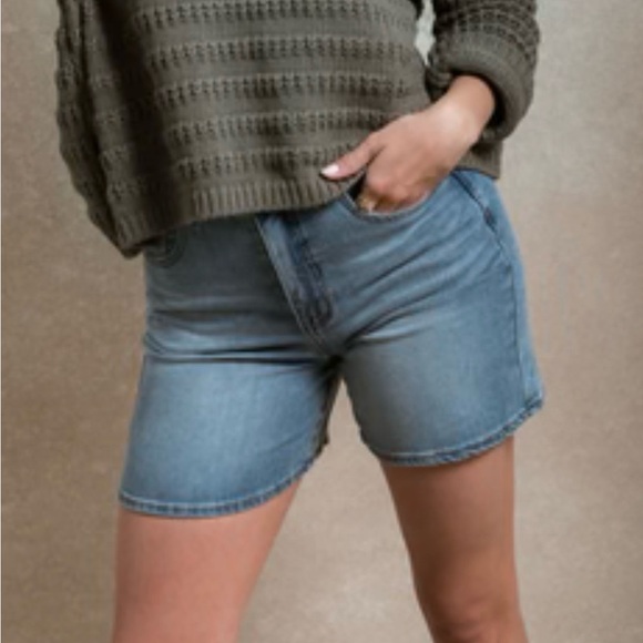 Neuflora Pants - Neuflora Medium Wash Jean Shorts